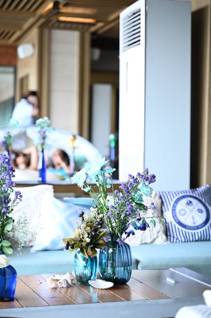 Lounge and Floral detail — Pool Party decor — JW Marriott